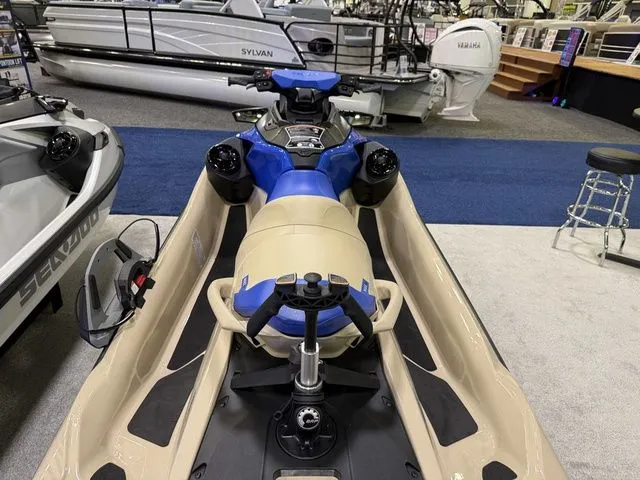 Slide: The Image of Sea-Doo Wake 2026 - 6