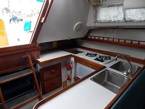Slide: The Image of Catalina Sloop 1979 - 10