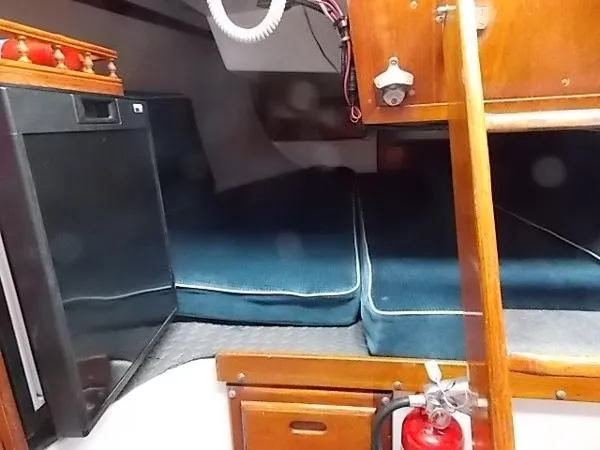 Slide: The Image of Catalina Sloop 1979 - 11