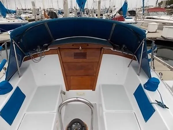Slide: The Image of Catalina Sloop 1979 - 4