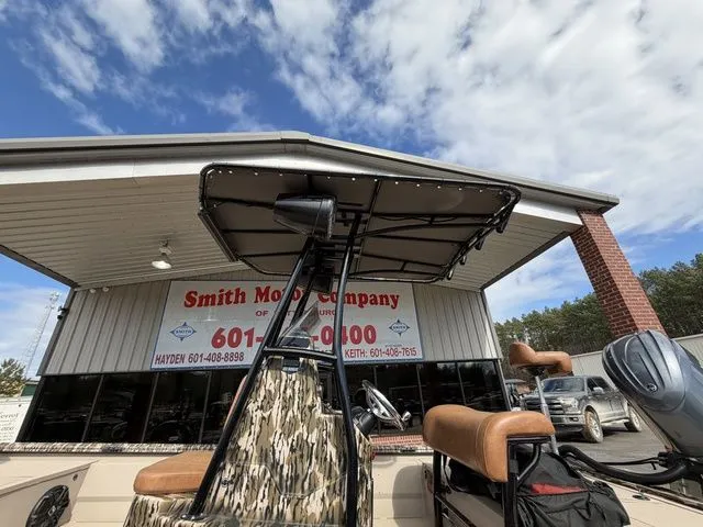 Slide: The Image of Avid 20 Rogue 2024 - 11