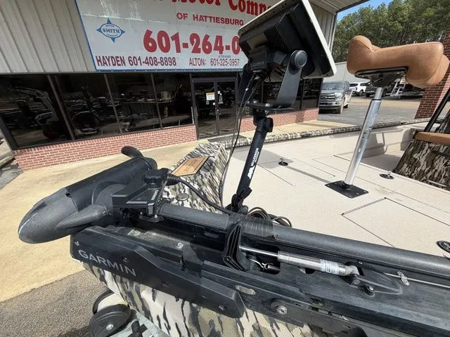 Slide: The Image of Avid 20 Rogue 2024 - 16