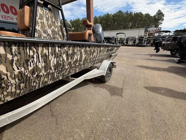 Slide: The Image of Avid 20 Rogue 2024 - 20