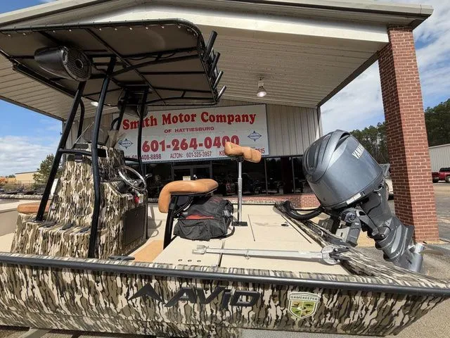 Slide: The Image of Avid 20 Rogue 2024 - 4