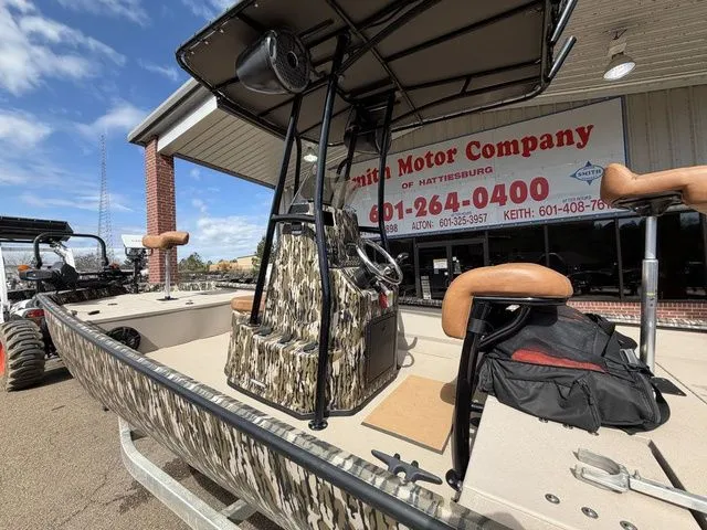 Slide: The Image of Avid 20 Rogue 2024 - 5