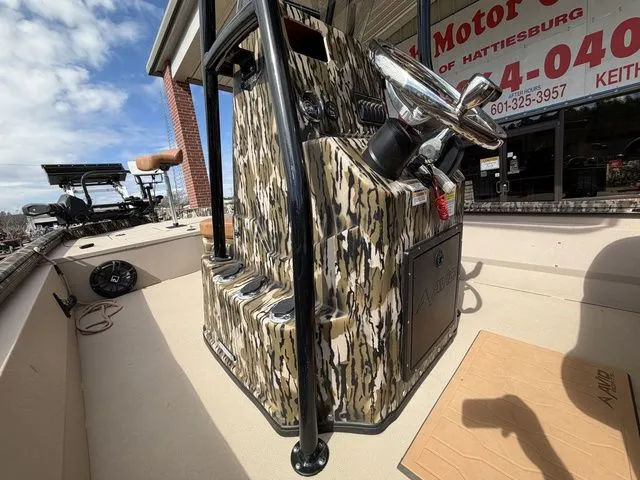 Slide: The Image of Avid 20 Rogue 2024 - 6