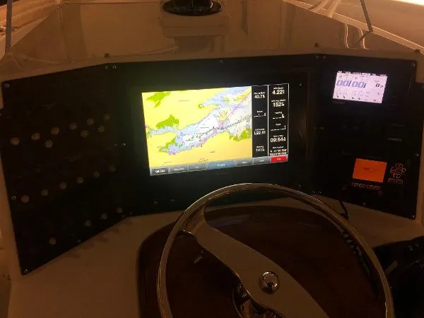 Slide: The Image of Rybo Runner 30 Center Console 2018 - 9