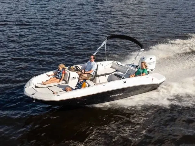 Slide: The Image of Stingray 182 SC 2026 - 11