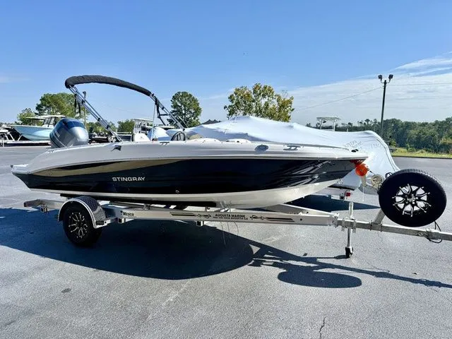 Slide: The Image of Stingray 182 SC 2026 - 2