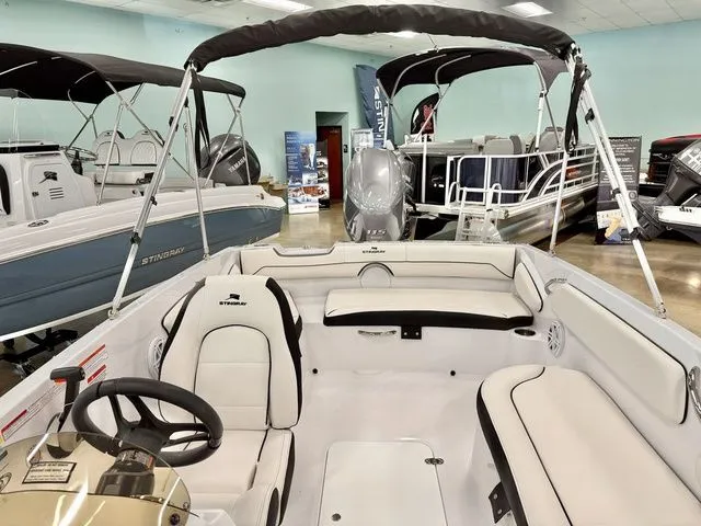 Slide: The Image of Stingray 182 SC 2026 - 7