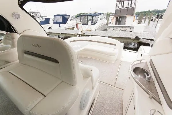 Slide: The Image of Sea Ray 44 Sundancer 2006 - 7