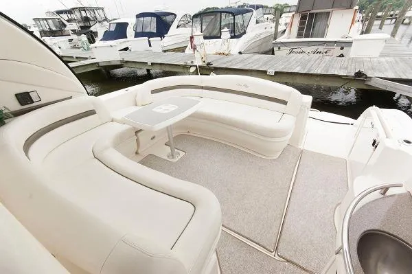 Slide: The Image of Sea Ray 44 Sundancer 2006 - 8