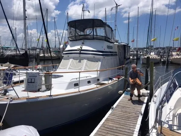 Slide: The Image of Gulfstar 44 Motor Yacht 1980 - 0