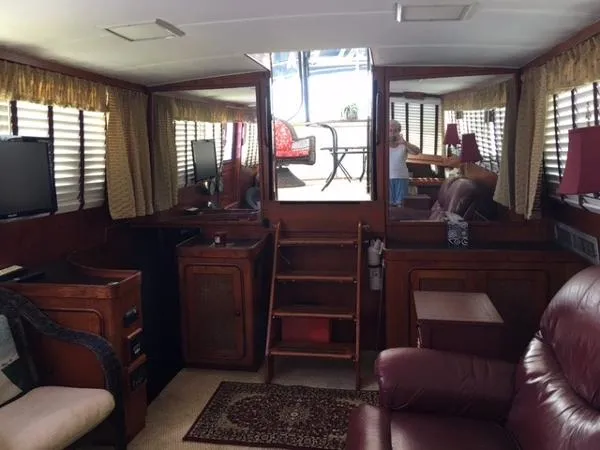 Slide: The Image of Gulfstar 44 Motor Yacht 1980 - 4