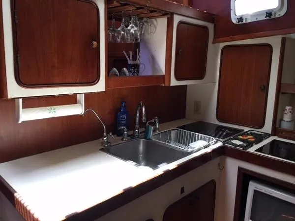 Slide: The Image of Gulfstar 44 Motor Yacht 1980 - 7
