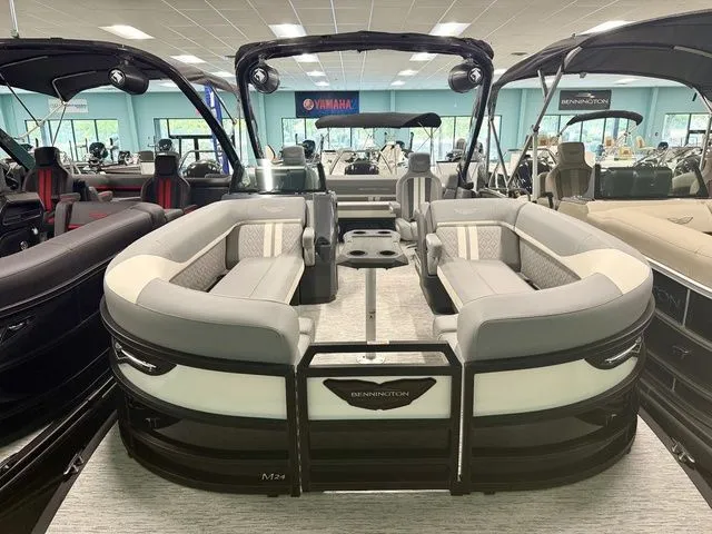 The Image of Bennington M Swingback 24 MSB 2026 - 1