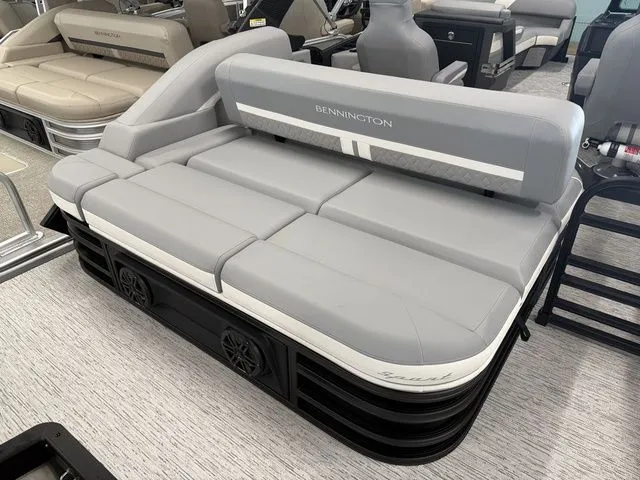 Slide: The Image of Bennington M Swingback 24 MSB 2026 - 14