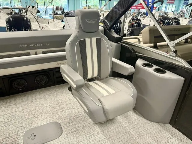 Slide: The Image of Bennington M Swingback 24 MSB 2026 - 5