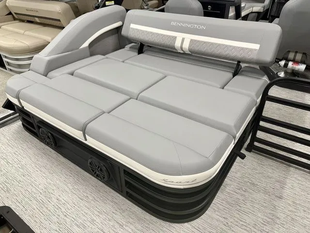 Slide: The Image of Bennington M Swingback 24 MSB 2026 - 8