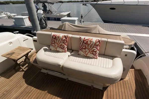 Slide: The Image of Sealine T52 2005 - 11