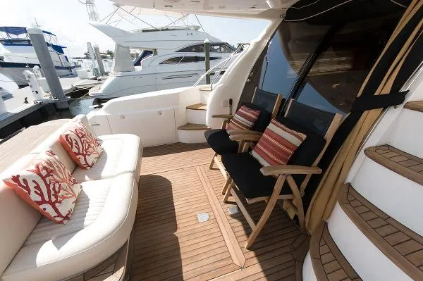 Slide: The Image of Sealine T52 2005 - 5