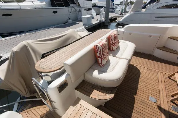 Slide: The Image of Sealine T52 2005 - 8