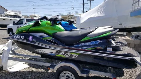 Slide: The Image of Kawasaki Ultra 300X 2012 - 4