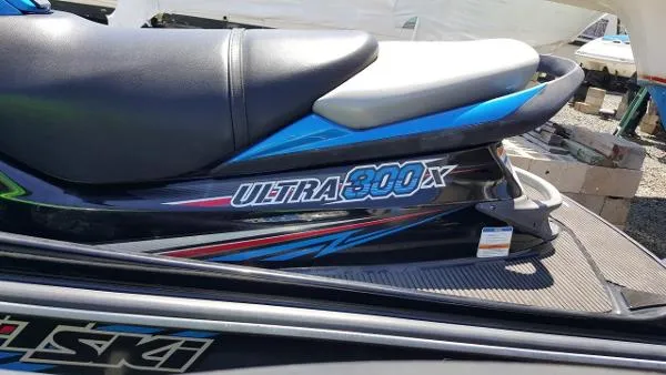 Slide: The Image of Kawasaki Ultra 300X 2012 - 9