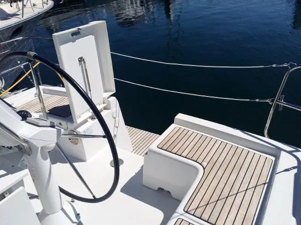 Slide: The Image of Beneteau Oceanis 37 2012 - 8