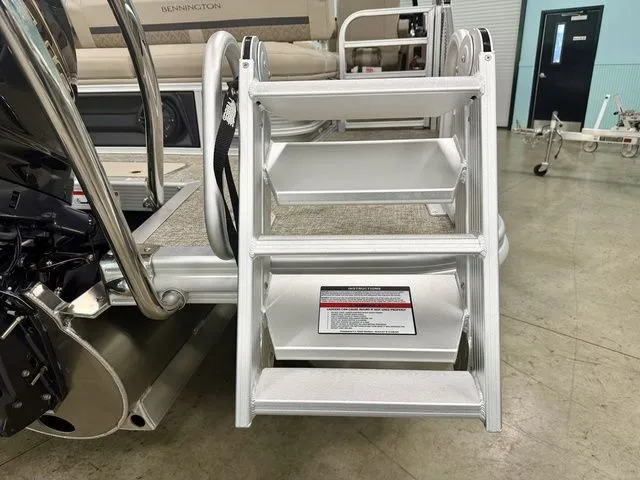 Slide: The Image of Bennington M Swingback 22 MSB 2026 - 11