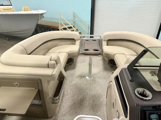 Slide: The Image of Bennington M Swingback 22 MSB 2026 - 8