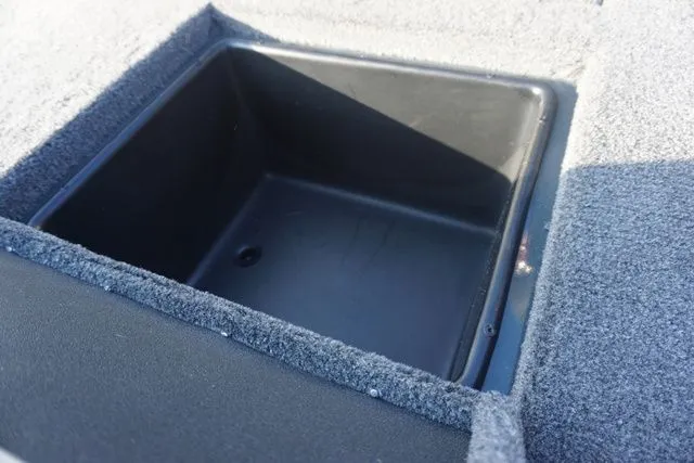 Slide: The Image of Crest Continental 260 SLS 2026 - 11