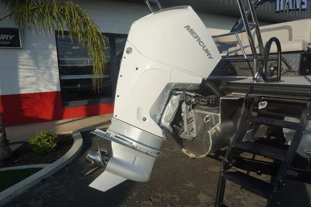 Slide: The Image of Crest Continental 260 SLS 2026 - 7