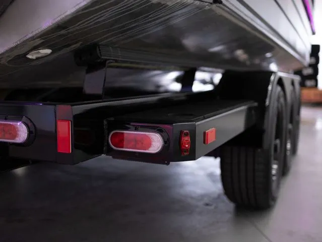 Slide: The Image of Montara 25' SURF BOSS EVO 2026 - 15