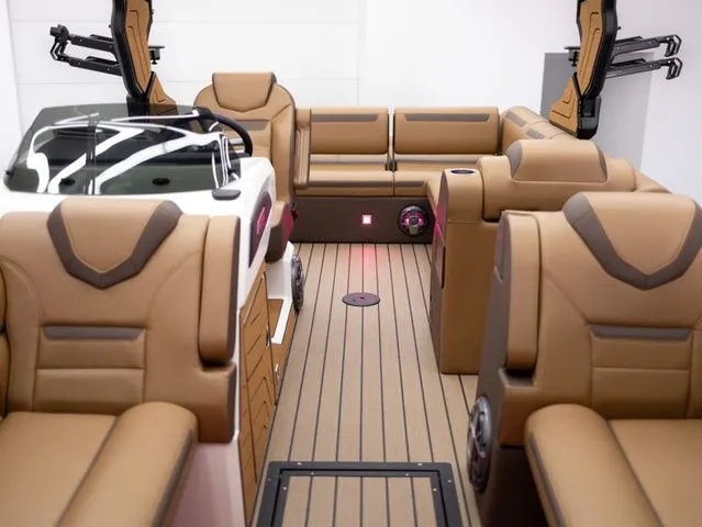 Slide: The Image of Montara 25' SURF BOSS EVO 2026 - 19