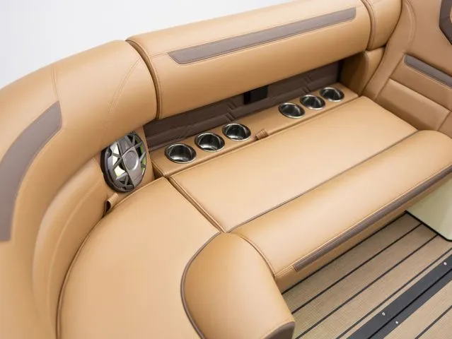 Slide: The Image of Montara 25' SURF BOSS EVO 2026 - 20