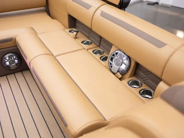 Slide: The Image of Montara 25' SURF BOSS EVO 2026 - 24