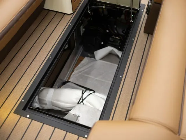 Slide: The Image of Montara 25' SURF BOSS EVO 2026 - 40