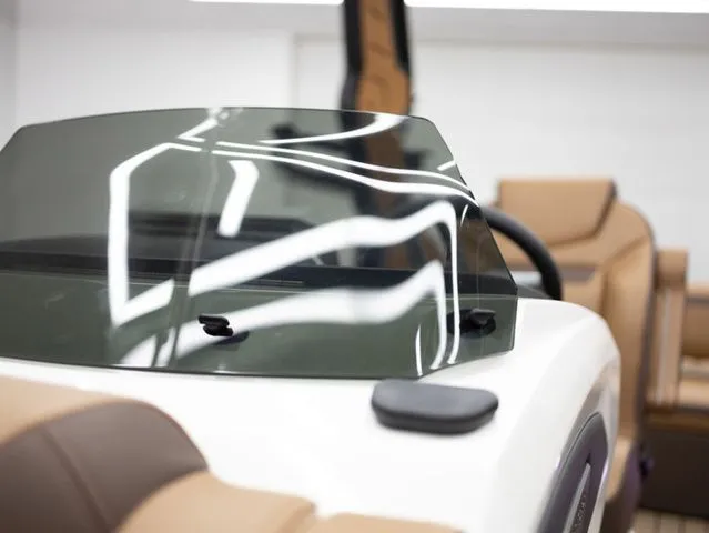 Slide: The Image of Montara 25' SURF BOSS EVO 2026 - 42