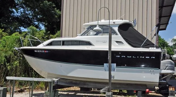 Slide: The Image of Bayliner 266 Discovery 2012 - 3