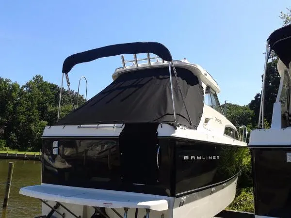 Slide: The Image of Bayliner 266 Discovery 2012 - 4