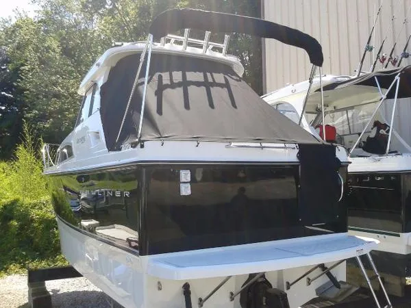 Slide: The Image of Bayliner 266 Discovery 2012 - 5
