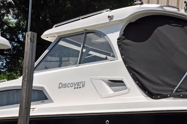 Slide: The Image of Bayliner 266 Discovery 2012 - 6