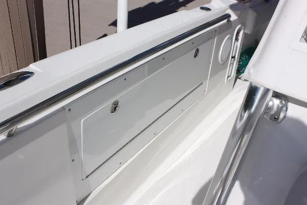 Slide: The Image of Edgewater 318CC 2012 - 10