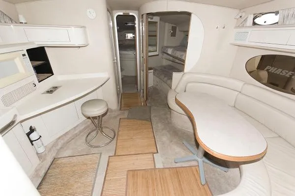 Slide: The Image of Sea Ray 400 Express Cruiser 1996 - 4