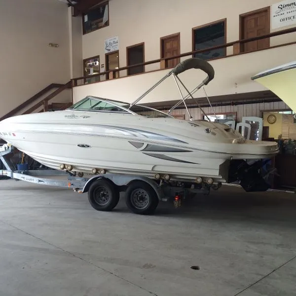Slide: The Image of Sea Ray 220 Sundeck 2003 - 0