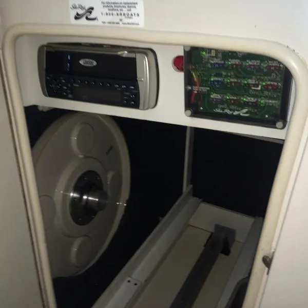 Slide: The Image of Sea Ray 220 Sundeck 2003 - 10