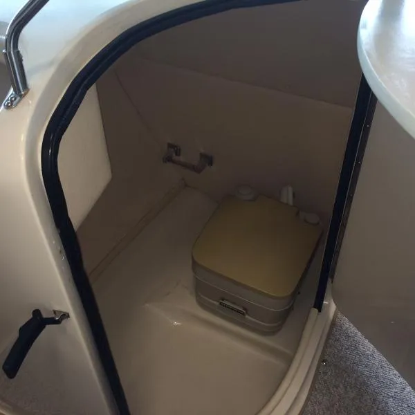 Slide: The Image of Sea Ray 220 Sundeck 2003 - 11