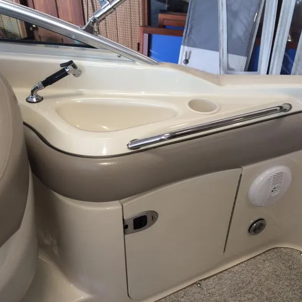 Slide: The Image of Sea Ray 220 Sundeck 2003 - 8