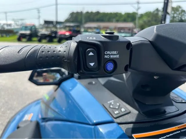 Slide: The Image of Yamaha VX Cruiser HO 2025 - 8